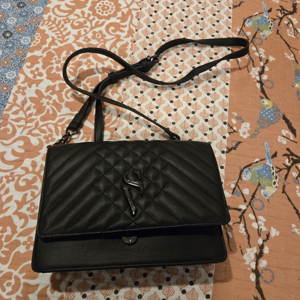Simply Vera Vera Wang Quilted Crossbody – Black, NWOT
